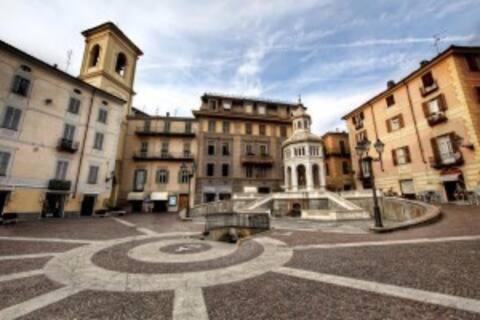 Appartamento Lella Con Meravigliosa Vista Vicino Alle Terme Acqui Terme Bagian luar foto